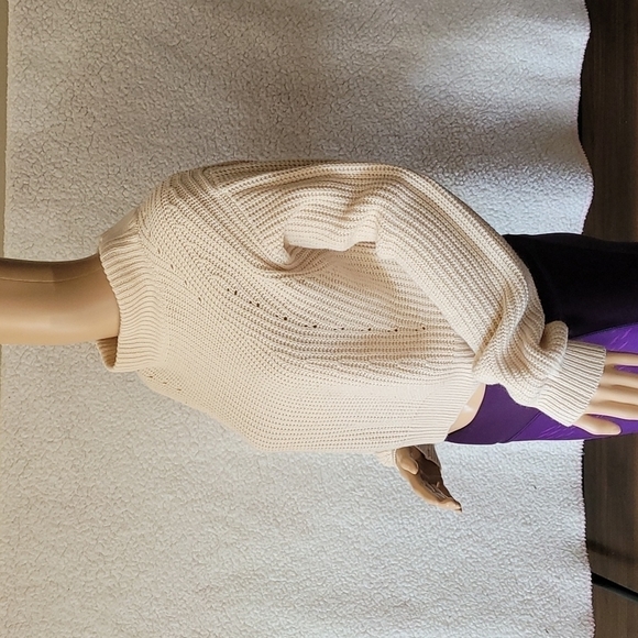 𝅺kendall and kylie cropped sweater kendall and kylie cropped sweater kendall - Picture 7 of 15